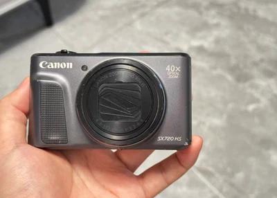 Canon PowerShot SX720 HS  Wi-Fi Compact Digital Camera - Black A few scratches - Image 1 of 4