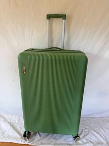 Tag Gateway 2.0 Hard side Spinner Luggage Medium Check In Mint Green 24" Size - Picture 1 of 11