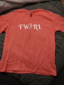 NWOT Gildan twirl hot pink size XL Youth tshirt - Picture 1 of 4