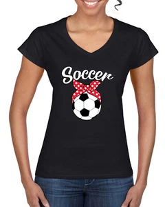 Süß Fußball Mama Band Fußball Ball Geschenk Sport Frauen Standard V-Ausschnitt T-Shirt - Bild 1 von 6