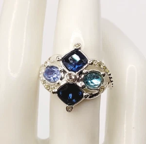 Entwined Shimmer Ring Avon 2014 Cool Blue Shaded Rhinestone Silver Tone Size 8 - Picture 1 of 22