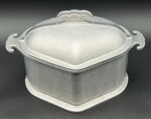 Vintage Guardian Service Ware Aluminum Triangle Heart Shaped Roasting Pot W/Lid - Picture 1 of 11