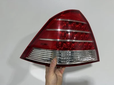 05-07 Conjunto de lámpara de luz trasera LED lado conductor izquierdo Mercury Montego Foto 1 de 4