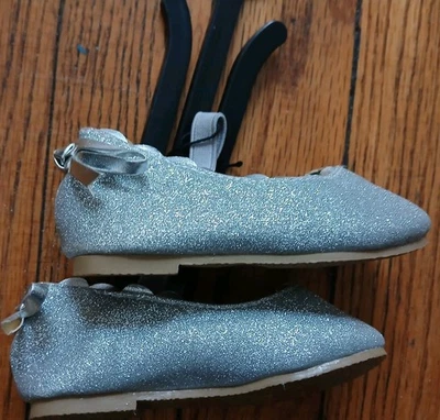 Laura Ashley - Bailarina plana con brillo plateado para bebé niña. Talla 6-9m. Nuevo Foto 1 de 4