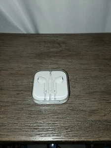 Apple OEM Ohrhörer Plug-In Kopfhörer kabelgebunden mit Hülle 3,5mm Klinke - Bild 1 von 2