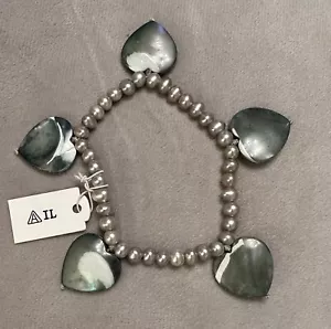 NEW AiL Heart Shell & Freshwater Pearl Charm Bracelet - Gray Green Stretch Band - Picture 1 of 5