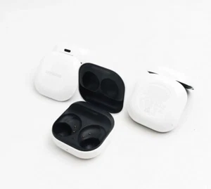 Original Samsung Galaxy Buds 2 AKG SM-R177 Cargador Cargador Blanco/Negro - Imagen 1 de 3
