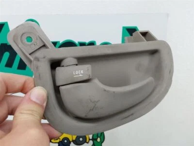 Maçaneta interna traseira lateral do motorista Oldsmobile Alero 2004  - Imagem 1 de 2