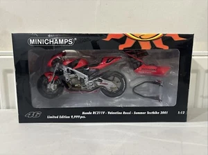 MINICHAMPS 122 017946 Honda RC211V Rossi die cast Test Bike 2001 1 12th scale - Picture 1 of 2