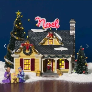 Dept 56 Christmas Noel House Snow Village 2003 Lighted W/ Figure & Box & Inserts - Picture 1 of 18
