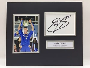 RARA Pantalla de Foto Firmada de Gary Cahill Chelsea + Certificado de Autenticidad 2012 Liga de Campeones FINAL - Imagen 1 de 3