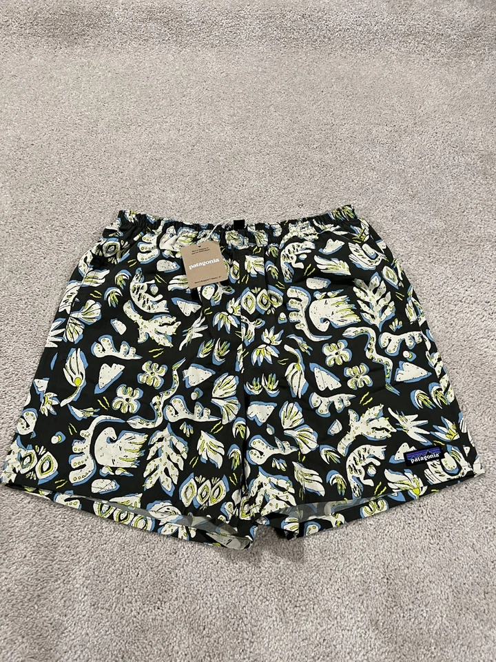 Patagonia Men's Baggies Shorts 5" SMALL Across Oceans Pine Needle Green