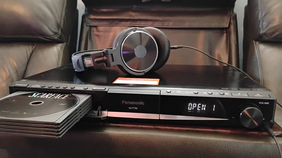 Panasonic 5 Discos DVD/CD Cambiador 1K Vatio Home Theater Receptor Sintonizador FM Probado!! Foto 1 de 4