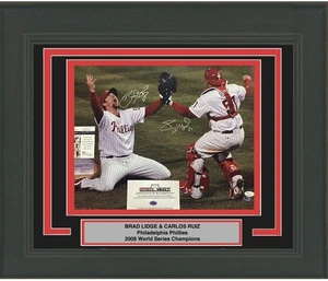 FRAMED Autographed/Signed BRAD LIDGE CARLOS RUIZ 2008 WS 16x20 Photo JSA COA - Picture 1 of 1