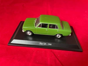 modello Fiat 124 1966 scala 1:43 colore verde (f31) usato - Foto 1 di 7