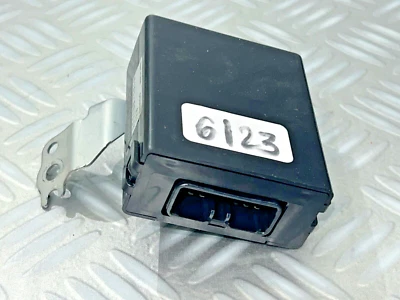 TOYOTA RAV4 II MODULE RELAIS CLIMATISATION 88650-42150 - Immagine 1 di 4