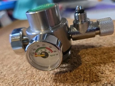Nueva Caja Abierta - Regulador de Presión Doble Manómetro Cilindro Acero Inoxidable. Foto 1 de 4