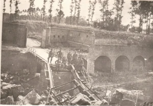WWI Wehrmacht Soldaten Fort Brücke zerstört Schlachtfeld Postkarte - Bild 1 von 3