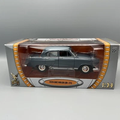 Road Signature • 1:24 1970 Russian GAZ Volga (M-21) • Blue/Gray Diecast Car NIB! - Image 1 of 3