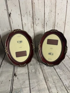 Lote de 2 marcos de fotos ovalados de cereza oscura sintética de colección soporte ornamentado o colgar - Imagen 1 de 3