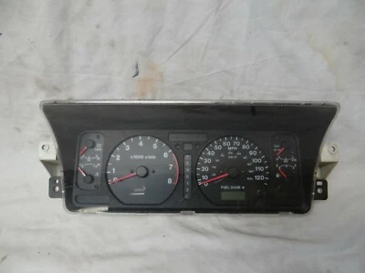 00 01 Isuzu Trooper velocímetro cuadro de instrumentos fabricante original 2000 2001 156 k millas  Foto 1 de 4
