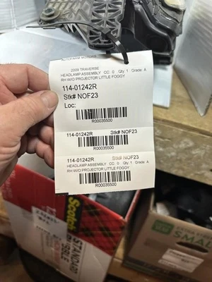 2009 10 11 12 Chevy Traverse Passenger RH Headlight Lamp without Projector Beam. Foto 1 de 3