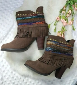 Booties Womens Sz 8.5 Boho Fringe Ankle Boots studded Brown Dolce by Mojo Moxy - Picture 1 of 9