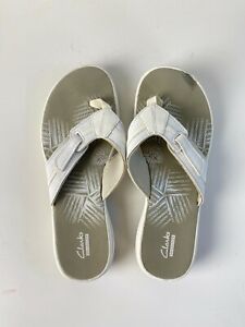 Clarks Collection Flip Flops Women Size 10 EU 41.5 White Sandals Slip On Leather