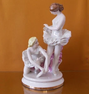 VINTAGE RUSSISCHES PORZELLAN Figur ZWEI BALLERINAS - VOR DER AUFFÜHRUNG UDSSR Kiew - Bild 1 von 12