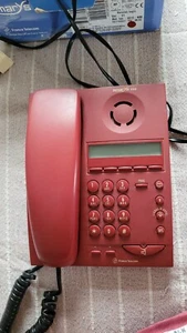 VINTAGE TELEPHONE FIXE AMARYS 220 F.TELECOM DE 2000 COULEUR RUBIS NON TESTER. - Zdjęcie 1 z 4