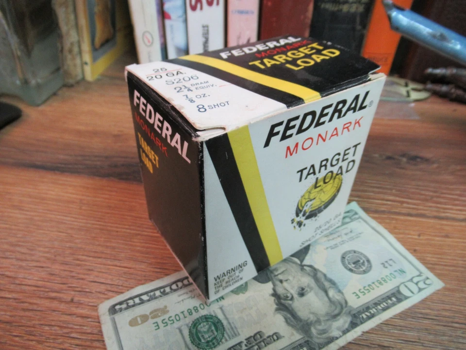 FEDERAL MONARK SHOTGUN SHELL BOX TARGET LOAD EMPTY PAPER shot 20 gauge CARTRIDGE - Image 1 of 4