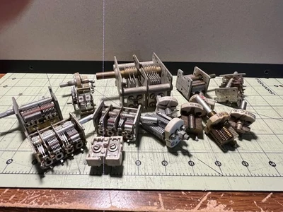 12 + Conjunto de capacitores variáveis - Imagem 1 de 4