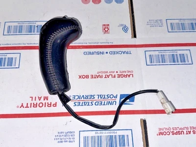 Mazda RX7 FC S5 1989-1991 MONTAJE DE PALANCA DE CAMBIOS AUTOMÁTICA + CUBIERTA Foto 1 de 4