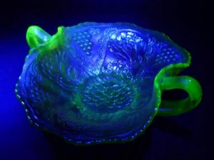 FENTON LOTO Y UVAS URANIO CALÉNDULA CARNAVAL VIDRIO DECORATIVO MANGO CUENCO - Imagen 1 de 1