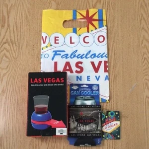 Nuevo Paquete De 3 Las Vegas Spin the Arrow Juego De Beber Can Koozie Y Etiqueta De Equipaje - Imagen 1 de 6