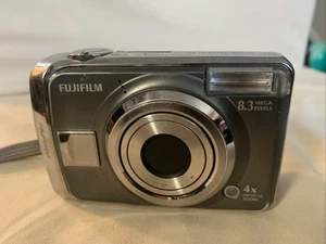 Fujifilm FinePix A220 12.2MP Silver Digital Camera 3x Zoom - For Parts or Repair - Picture 1 of 4