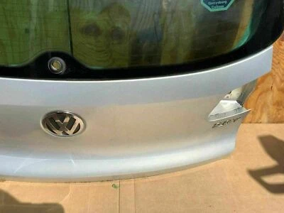 VOLKSWAGEN TIGUAN 2009 TAPA MALETERO TRASERO ESCOTILLA LUZ TRASERA PUERTA LEVADIZA GRIS FÁBRICA Foto 1 de 4