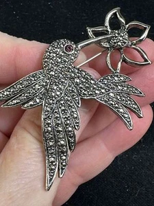 Bird Hummingbird Marcasite Rhinestone AVON Vintage Silver Brooch  M-7014 - Picture 1 of 4