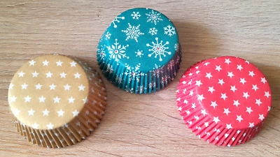 Demmler Muffin Cupcake Papier Back Förmchen 3x20 St Winter Sterne Motiv Rot Gold - Bild 1 von 4