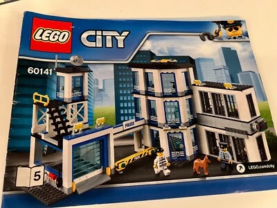 LEGO CITY: Estación de Policía (60141) Foto 1 de 4