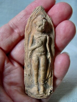 Pequeño fragmento votivo budista antiguo de terracota/arcilla de Lopburi, Tailandia Foto 1 de 4