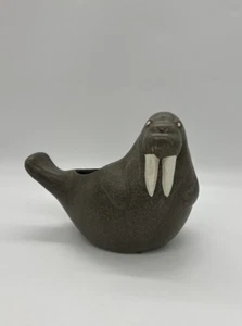 47th & Main Ceramic Walrus Planter Coastal Harbor Sea Marine Ocean Life Decor - Foto 1 di 12