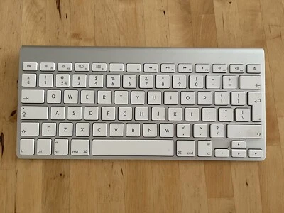 Apple sWireless Keyboard with Bluetooth (Dutch) - Image 1 of 2
