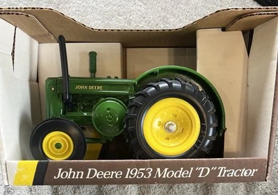 Vintage Ertl John Deere 1953 Model D Tractor Farm Toy 1:16 Green #5596 NIB - Image 1 of 4