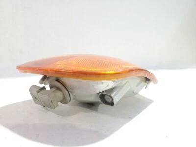 2000 2001 2002 2003 Volkswagen Eurovan OEM Lâmpada de Estacionamento Esquerda - Sinal de Girada Aba Quebrada - Imagem 1 de 4