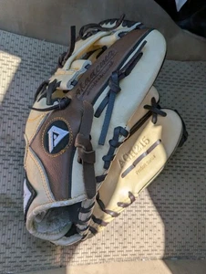 Akadema Professional Series ACS115 11,25" Baseballhandschuh Rechtshänder Wurf RHT - Bild 1 von 4