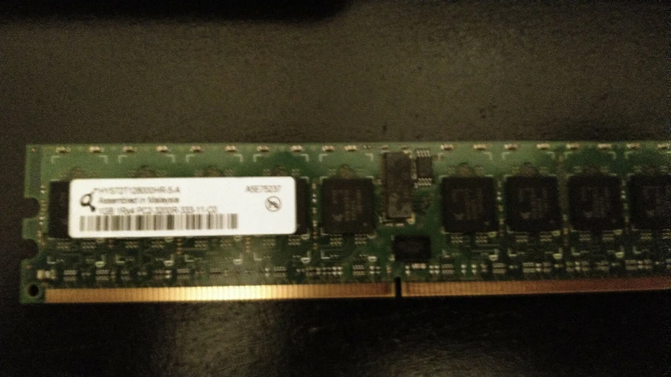 PC2-3200R (non-ECC) DIMM - Image 1 of 2