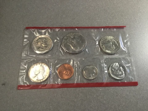 1980 - D United States Proof Set US Mint Susan B Anthony *FREE SHIPPING* Cover
