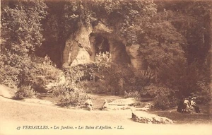 C023 France, Versailles Les Jardins Les Bains d'Apollon vintage postcard - Picture 1 of 2