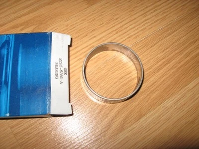 Rolamento de eixo de comando Ford Granada 1982 NOS E2DZ-6261-A - Imagem 1 de 2